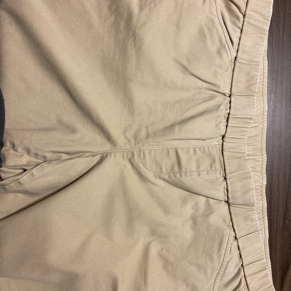 Lands End Women’s 16 Petite Mid Rise Khaki Pants - Picture 2 of 6